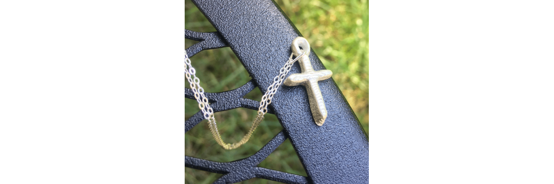 Cross Pendant Necklace Design 1
